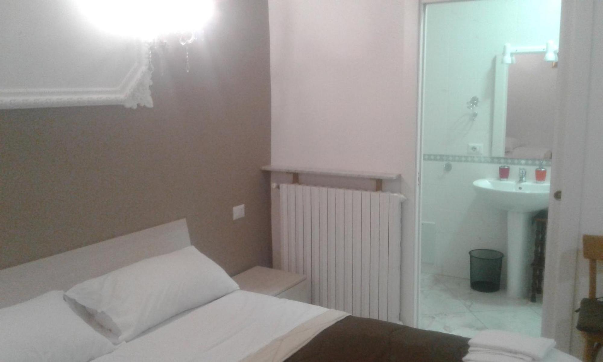 B&bhotel Emmanuel Couette-café *